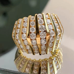 Anello Scintillante Futuristico per Donne, Gioiello da Dito alla Moda e Trendy - Product Image 6