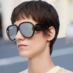 Lunettes de soleil surdimensionnées de style européen pour femmes, protection UV400, matériau PC, pare-soleil de classe 2, KJ-9050 - Product Image 5