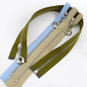 <span class=keywords><strong>Fermeture</strong></span> <span class=keywords><strong>éclair</strong></span> en métal couleur argent brillant à extrémité ouverte en forme de Y 15 <span class=keywords><strong>CM</strong></span> 18 <span class=keywords><strong>CM</strong></span> 20 <span class=keywords><strong>CM</strong></span> 25 <span class=keywords><strong>CM</strong></span> 30 <span class=keywords><strong>CM</strong></span> 40 <span class=keywords><strong>CM</strong></span> 50 <span class=keywords><strong>CM</strong></span> 60 <span class=keywords><strong>CM</strong></span> <span class=keywords><strong>70</strong></span> <span class=keywords><strong>CM</strong></span> <span class=keywords><strong>pour</strong></span> sac - Product Image 6