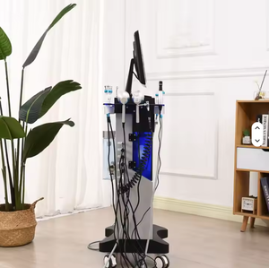 Appareil multifonctionnel professionnel d'hydrodermabrasion au diamant, microdermabrasion, hydratation et oxygénation pour salons de beauté modernes, centres commerciaux et gymnases - Product Image 4