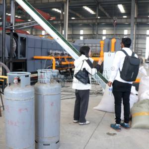 Línea de Producción de Máquinas para Fabricar Carbón Vegetal de Biomasa sin Humo, Horno de Carbonización con Motor, Capacidad de 300-3000 kg, Precio de Fábrica - Product Image 4