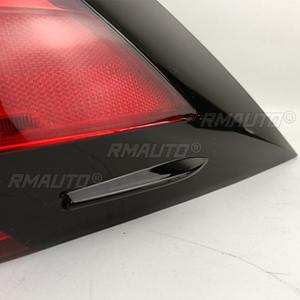 Un par de luces de freno traseras para parachoques de coche, para Toyota RAV4 2019-2021, kit de carrocería, accesorios para coche - Product Image 6