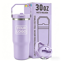 Bouteille d'eau isotherme sous vide en acier inoxydable écologique de 20oz/30oz avec logo personnalisé, paille rabattable et poignée 6-12