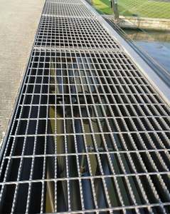 Grille de drainage <span class=keywords><strong>en</strong></span> acier inoxydable robuste sur mesure pour sol extérieur avec une capacité de charge élevée - Product Image 6