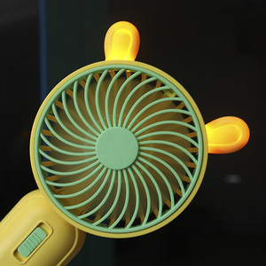 Macaron Color Children's Handheld Desktop Mini con base, velocidad del viento de dos velocidades, luz nocturna, fábrica de ventiladores de dibujos animados - Product Image 2