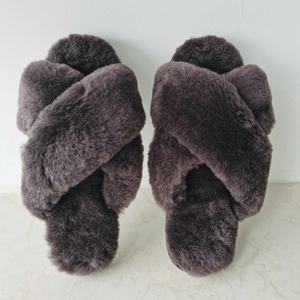 Chanclas clásicas de piel de oveja australiana auténtica para mujer, nueva moda, zapatillas cálidas de invierno de lana esponjosa con suela de EVA con punta abierta - Product Image 2