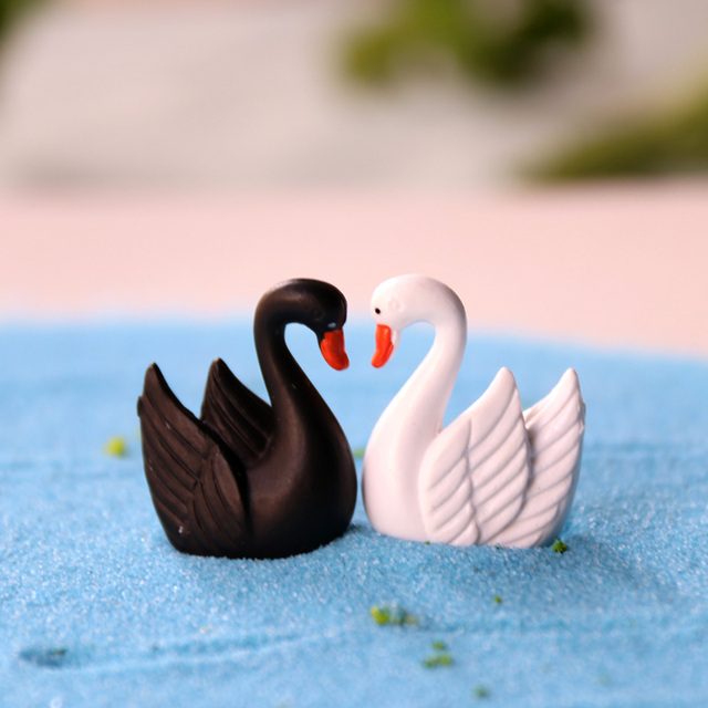 Fairy Garden Miniatures,spread wings Swan,  Animal Model Figures, DIY Terrarium & Doll House Decor, Moss Landscape Accessories