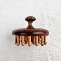 Peigne de massage rond en bois de santal - Outil anti-chute de cheveux pour le bien-être du cuir chevelu et des follicules, stimulant les méridiens ; Soin capillaire thérapeutique favorisant la santé