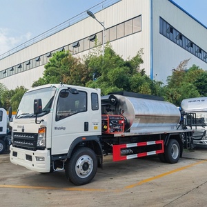 Camion pulvérisateur d'asphalte et de bitume Sinotruk HOWO pour la construction - Product Image 3