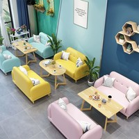 Vente directe usine : Ensemble de mobilier de café coloré et attrayant, comprenant un petit canapé banquette moelleux avec tables et chaises en bois