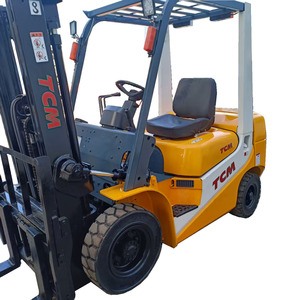 Chariot élévateur diesel d'occasion TCM FD30 3 tonnes avec déplaceur latéral hydraulique et pneus pleins - Fournisseur chinois, meilleure qualité - Product Image 1