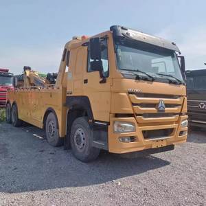 Camion de dépannage routier Howo jaune avec plateau, moteur et pompe, capacité de 40 000 kg - Product Image 3