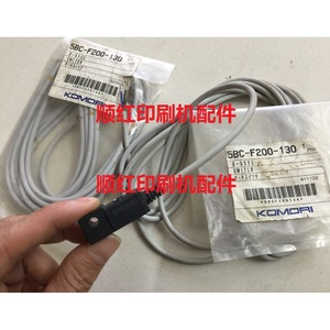 Capteur de proximité magnétique Komori 5BC-F200-130 D-G59L à effet Hall avec câble - Product Image 1