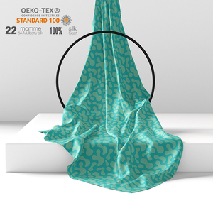 Servizio di Stampa su <span class=keywords><strong>Sciarpe</strong></span> 100% Seta, <span class=keywords><strong>Foulard</strong></span> Quadrato Personalizzato per Donne con Logo <span class=keywords><strong>e</strong></span> <span class=keywords><strong>Motivi</strong></span> - Product Image 6