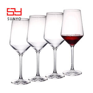 Copa de Vino de Cristal Transparente de 570 ml, Hecha a Mano, con Tallo, Diseño Moderno de Lujo con Rayas Verticales, Elegante Copa Artesanal - Product Image 6