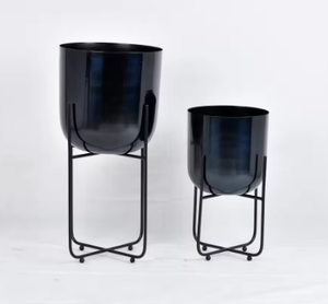 Ensemble de jardinières en fer noir brillant, 2 supports dorés, très demandé |   Logo personnalisé, écologique, durable, léger, pour l'intérieur/l'extérieur, style ferme - Product Image 3