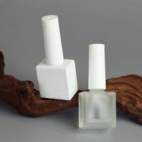 Vente en gros de flacons de vernis à ongles en gel en verre givré noir et blanc de 7 ml, de haute qualité, carrés et rectangulaires, imprimés en sérigraphie or