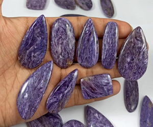 Charoite naturelle cabochon, pierre précieuse artisanale en vrac pour la fabrication de bijoux - Product Image 1