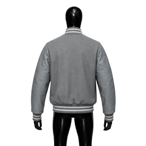 Nouvelle veste varsity en laine gris clair tendance, manches en cuir ton sur ton, classique, confortable, élégante, tenue urbaine tendance, à porter au quotidien - Product Image 2