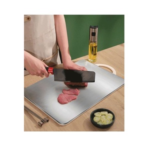 Planche à découper multifonctionnelle et moderne en métal, utilisée dans la cuisine - Product Image 1