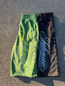 Shorts longs décontractés pour homme, 100% coton éponge, couleur unie, effet délavé soleil, avec cordon de serrage, taille élastique, grammage lourd, imprimé sérigraphié, effet vieilli sur le devant - Product Image 6