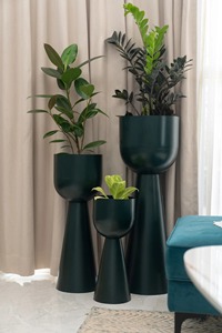Macetas Decorativas de Hierro para Jardín con Acabado de Recubrimiento en Polvo, Ecológicas y Duraderas para un Atractivo Instantáneo - Product Image 1