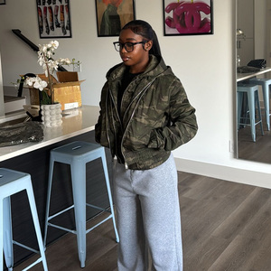 Chaqueta con capucha para hombre con diseño de camuflaje moderno, triple capa, con cremallera y forro acolchado de poliéster, sudadera con capucha de 3 capas con cremallera para hombre. - Product Image 4