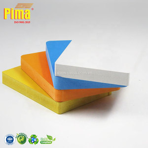 Hoja de tablero de espuma de PVC WPC de la marca Pima 30mm de espesor 0,6g cm3 Panel blanco resistente al fuego para revestimiento al aire libre - Product Image 1