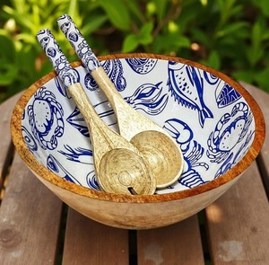 Bol de service moderne en bois de manguier émaillé thème mer bleue avec cuillère et fourchette à salade en bois, ensemble de vaisselle pour fête et cuisine - Product Image 3