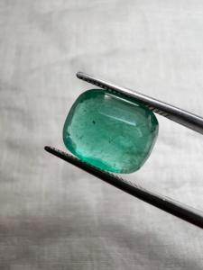 Émeraude naturelle Sakota taille coussin 4,80 carats, pierre précieuse verte de haute qualité, vente en gros - Product Image 2