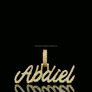 Pendentif lettre de style cursif unique pour les filles Pendentif en diamant élégant avec chaîne de tennis Bijoux personnalisés plaqués or 14 carats - Product Image 1