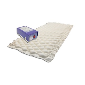 Matelas de lit médical anti-escarres en PVC à bulles d'air standard, gonflable, à pression alternée, avec pompe à air pour patients alités - Product Image 5