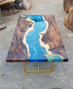 Table à manger moderne en résine avec bord naturel et design rivière en époxy bleu, grande table à manger en teck avec bord naturel et époxy pour 6 personnes, idéale pour un intérieur de luxe - Product Image 2