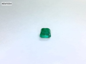 Esmeralda Premium Zambiana Octogonal de 5.04ct, Color Verde Intenso, Gema Suelta de Alta Calidad, Ideal para Anillos y Diseños de Joyería Audaces - Product Image 4