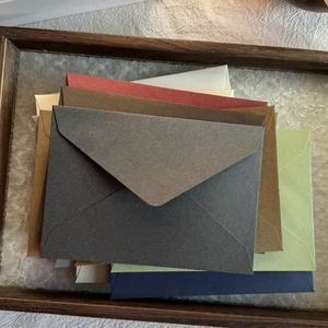 Enveloppes en papier pour l'envoi d'invitations, de documents et de cartes de vœux, design durable et écologique, disponible en plusieurs tailles et couleurs - Product Image 5