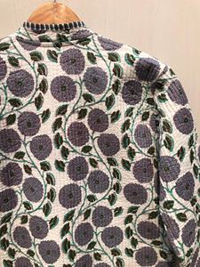 Veste matelassée en coton à motifs floraux, style bohème, imprimée au bloc, à manches courtes, avec liens à nouer sur le devant, sans manches, cadeau d'hiver pour demoiselle d'honneur - Product Image 2