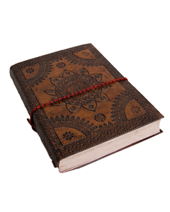 Diario vintage genuino con relieve, color marrón antiguo, con cierre de cordón rojo, cuaderno de escritura con encuadernación celta, al por mayor - Product Image 3