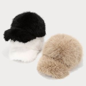 Casquette de baseball chaude en fausse fourrure de renard épaisse de couleur unie pour l'hiver, casquette de baseball en peluche tendance pour femmes - Product Image 1