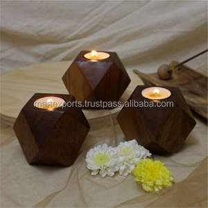 Bougeoir en bois fabriqué à la main Bougeoir indien décoratif et rustique pour la décoration intérieure Design sculpté unique Respectueux de l'environnement - Product Image 4