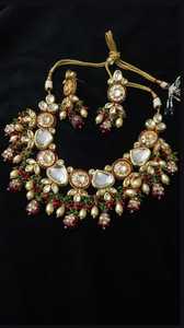 Ensemble de collier élégant plaqué or Kundan avec perles et cristaux, design floral pour femmes, bijoux de mariage - Product Image 4