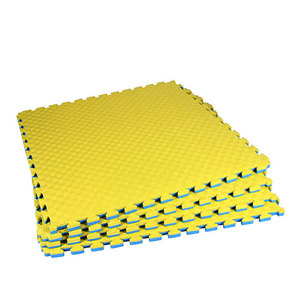 Tapis de karaté professionnels en mousse haute densité, base antidérapante, idéaux pour l'entraînement en dojo. - Product Image 1