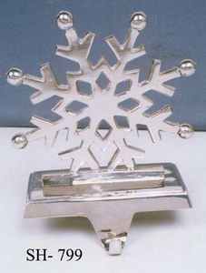 Support de chaussettes de Noël en métal aluminium, design moderne et élégant, en forme de sapin vert, écologique, pour décoration murale festive sur cheminée - Product Image 2