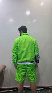 Conjunto de Chaqueta Cortavientos Reversible y Pantalones Cortos Deportivos para Hombre, con Logotipo Personalizado, Corte Ajustado, de Tela Gruesa, Ecológico, Informal, para Verano - Product Image 3