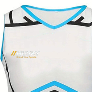 Tenues de cheerleading personnalisées HUSKY SPORTSWEAR pour filles et adultes, avec logo frontal imprimé par transfert thermique, couleurs variées pour les équipes et les compétitions. - Product Image 4