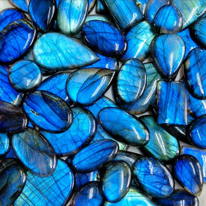 Cabujón de Labradorita Premium, Gema Natural con Efecto de Destello de Fuego Azul, Piedra Suelta Tallada a Mano para Joyería, Venta al por Mayor a Granel en África - Product Image 1