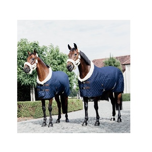 Couverture pour cheval imperméable bleu marine à imprimé étoiles, doublure polaire, tissu Oxford, grande rabat de queue, 4 sangles de fixation, pour utilisation extérieure en hiver - Product Image 4