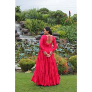Robe de soirée à plusieurs niveaux brodée Kutchi Gamthi, spéciale Navratri - Product Image 6