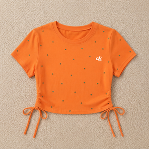Chemisier décontracté pour femme à taille élastiquée, orné de strass, à manches mi-longues, en coton tricoté, style crop top, avec logo personnalisé, style été - Product Image 3