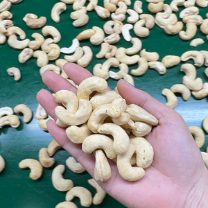 Noix de cajou en gros de haute qualité W180, prix des noix de cajou W320, Santigo Cashew, exportées du Vietnam vers l'Asie, l'UE, le Moyen-Orient - Product Image 1
