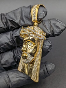 Pendentif visage de Jésus élégant en moissanite, charme religieux en cristal, bijou de mode unisexe - Product Image 2
